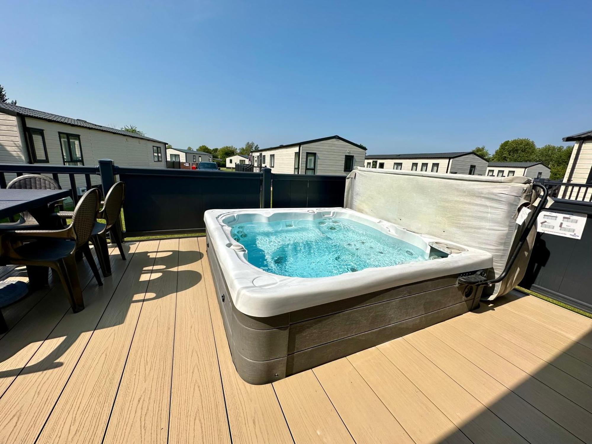 The Boat House, Hot Tub Lodge South Cerney Exteriör bild