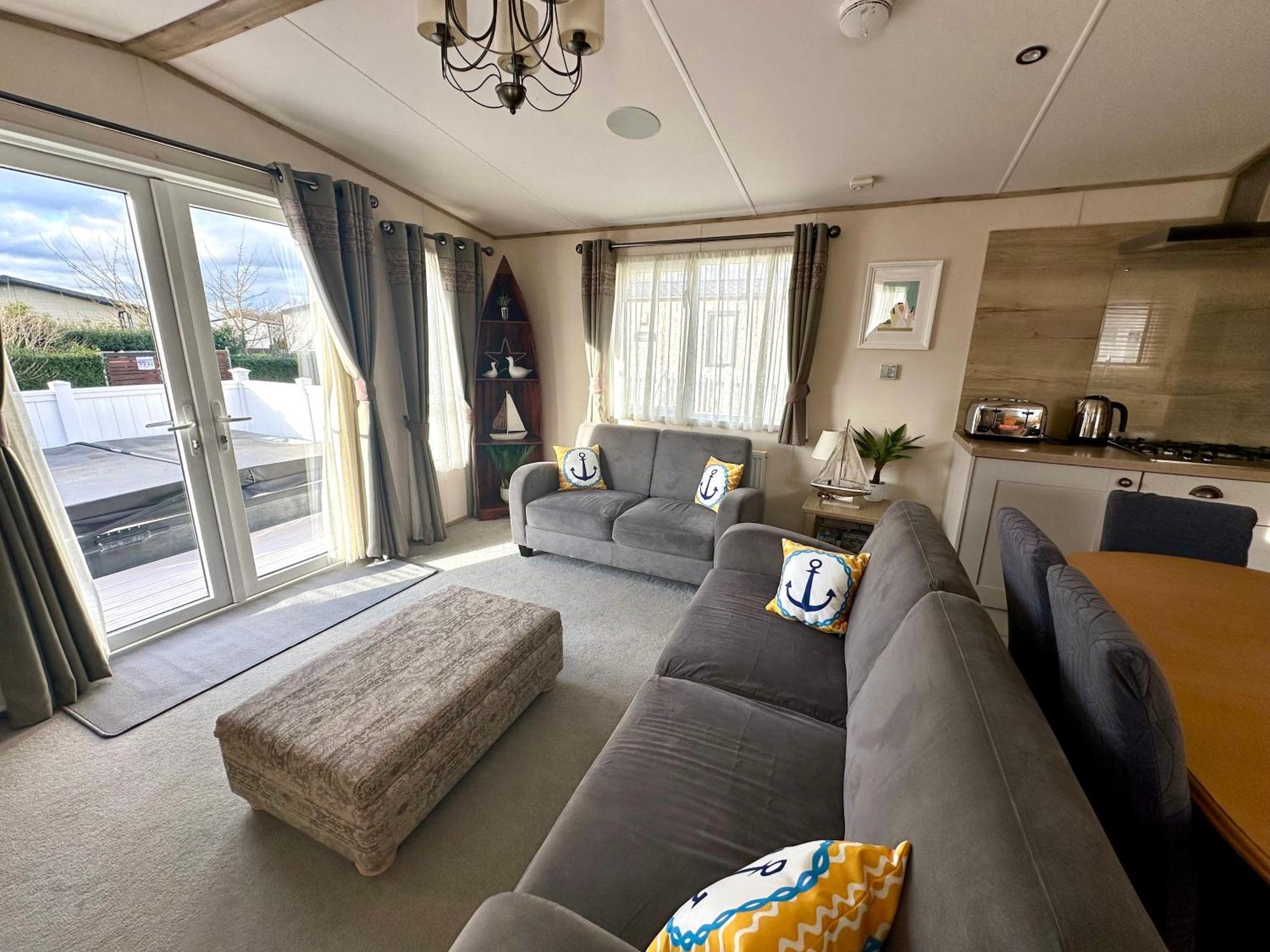 The Boat House, Hot Tub Lodge South Cerney Exteriör bild