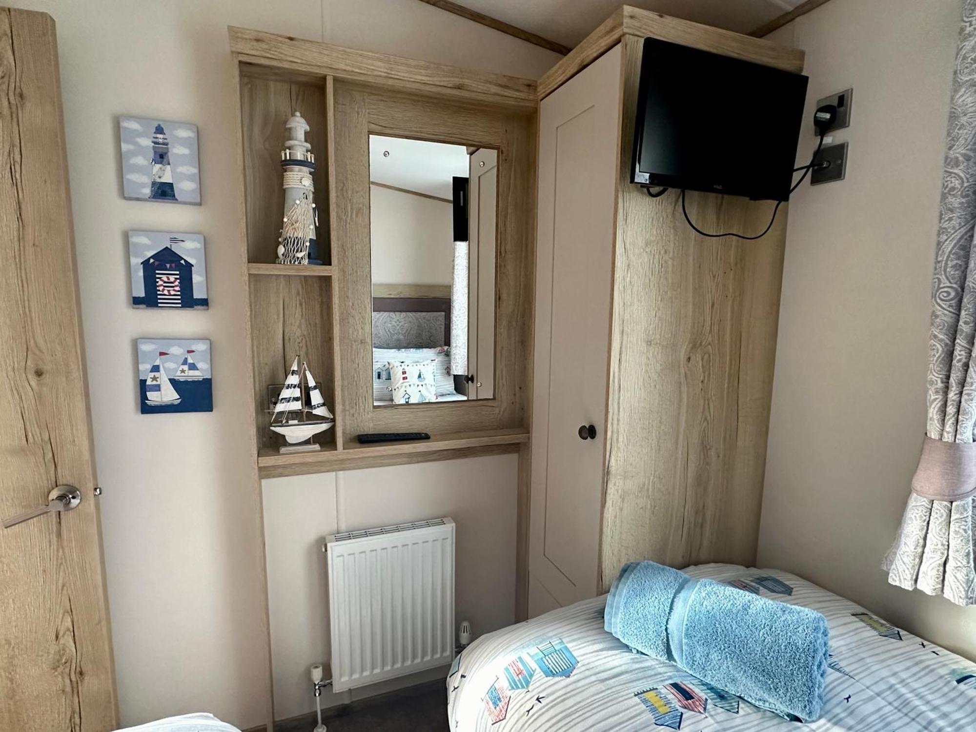 The Boat House, Hot Tub Lodge South Cerney Exteriör bild