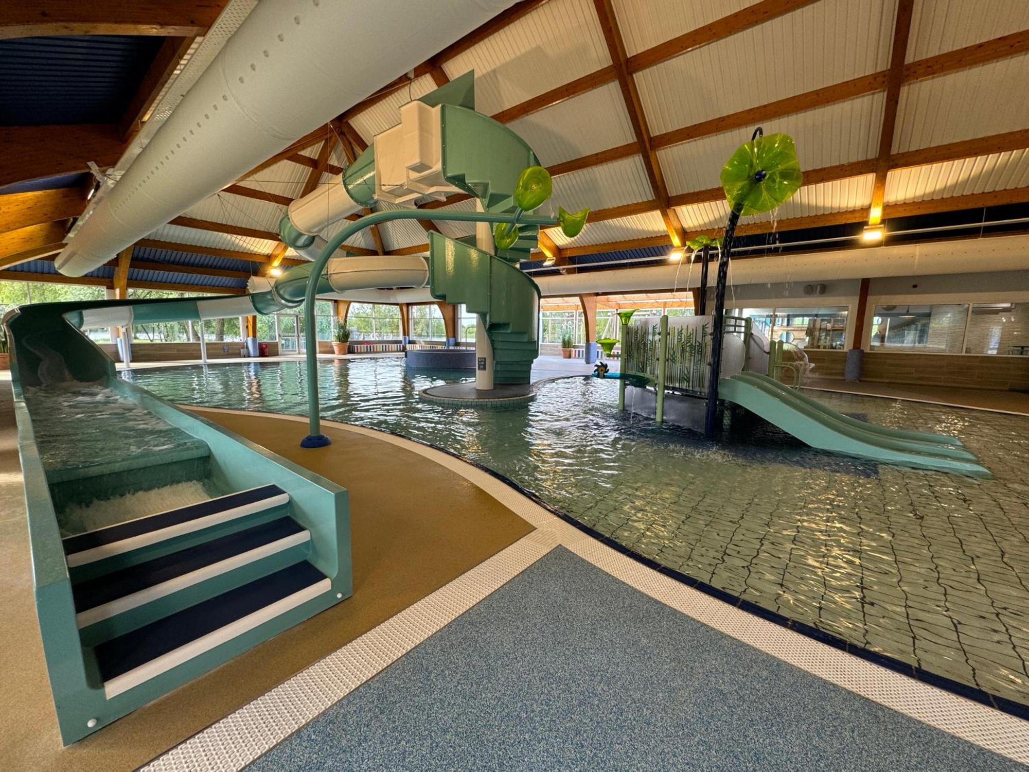 The Boat House, Hot Tub Lodge South Cerney Exteriör bild